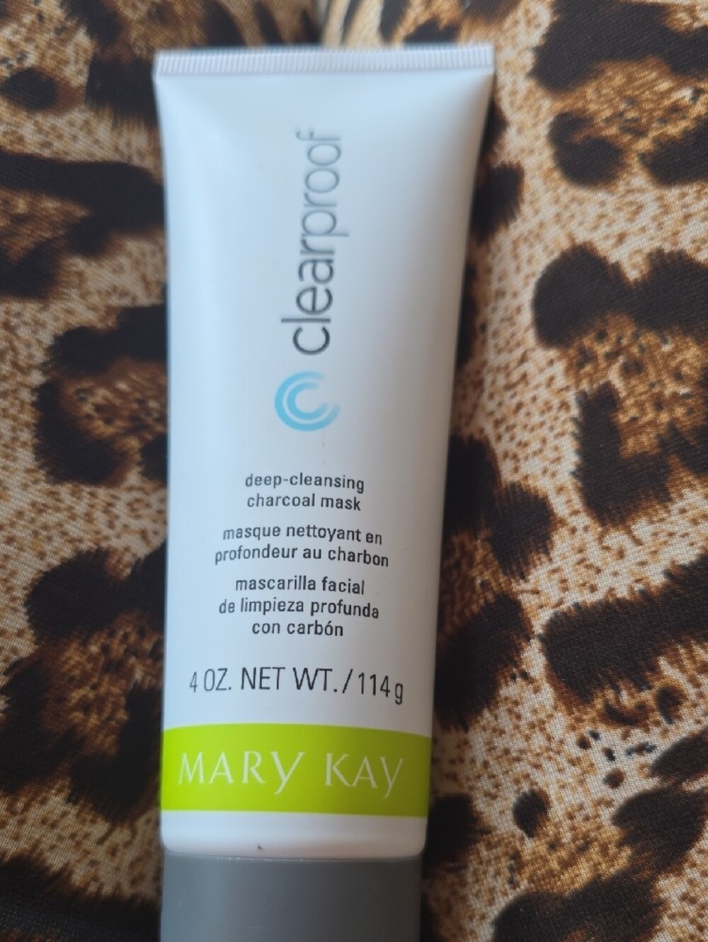 Mary Kay Clearproof Deep-Cleansing Charcoal Mask Tubes - White & Green Accents - Picture 2 of 3